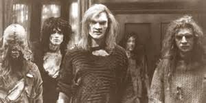 peopleunderthestairs3