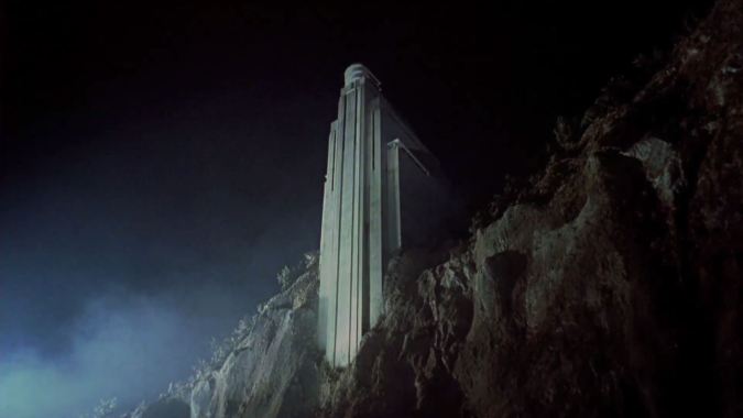 HouseOnHauntedHillModernHouse